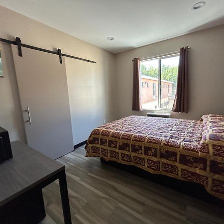 Star Inn Hotel Maywood 外观 照片