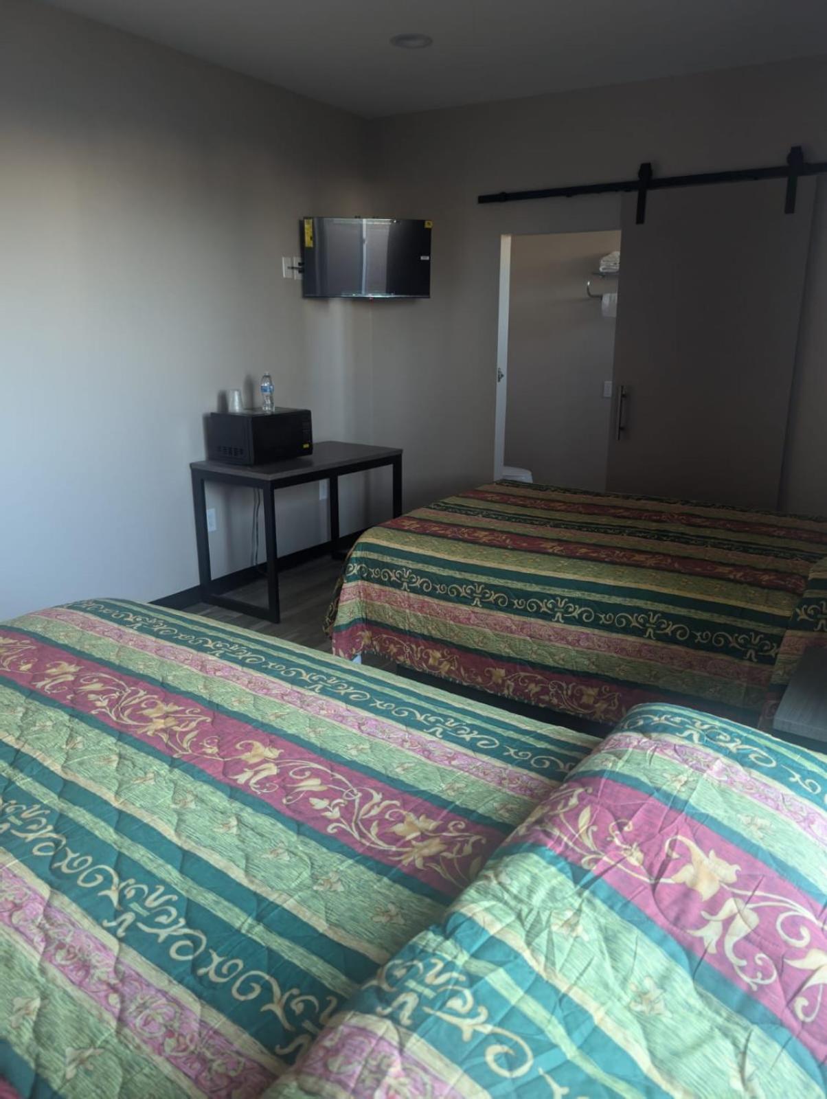 Star Inn Hotel Maywood 外观 照片